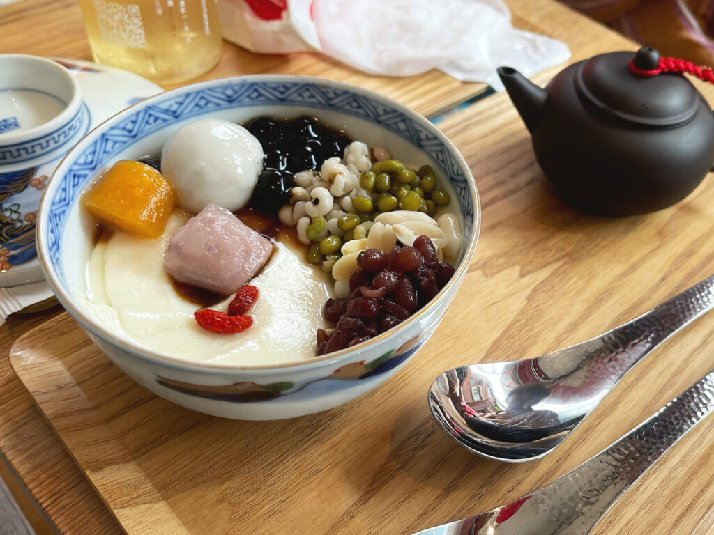 KIKICHA TOKYO キキチャトーキョー は愛犬と一緒に台湾スイーツを楽しめます！豆花と胡椒餅が美味しかった！