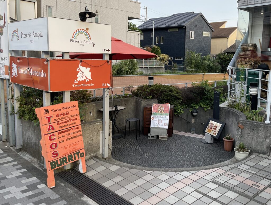 【Tacos Mercado】で激ウマなタコスを食べてきた！テラス席＆駐車場もあるよ！