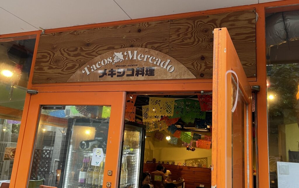 【Tacos Mercado】で激ウマなタコスを食べてきた！テラス席＆駐車場もあるよ！