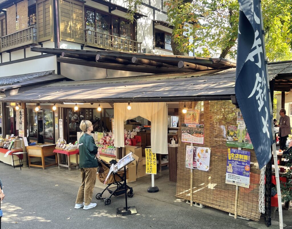 【深大寺 鈴や】は愛犬とそばを楽しめます！外席はペット可で駐車場もあります！